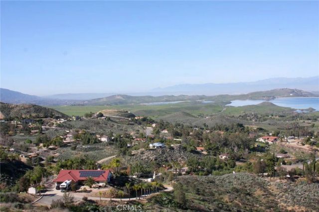39 Burwood, Perris, CA 92570