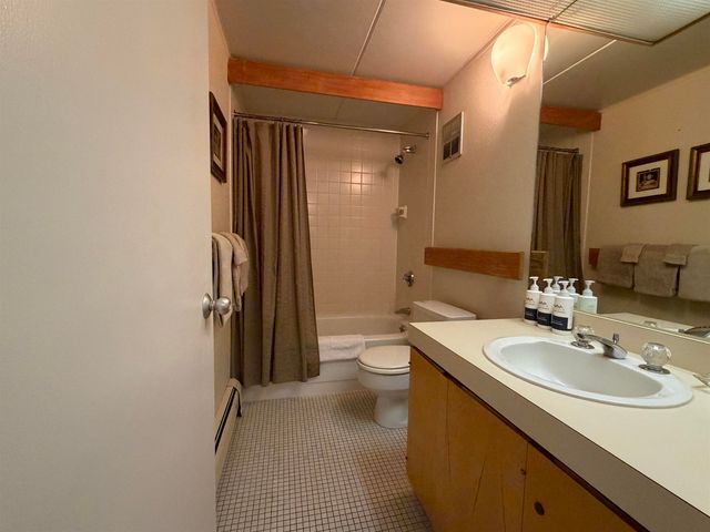 1275 Notchbrook Rd Apt 20AB, Stowe, VT 05672