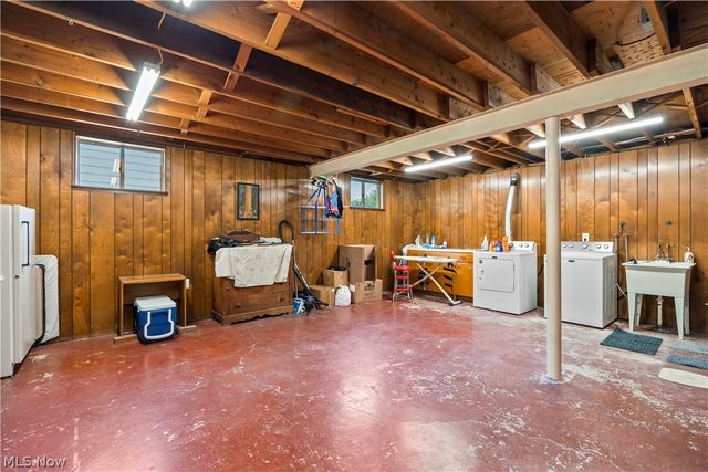5364 Hampton Drive, North Olmsted, OH 44070