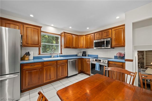 5364 Hampton Drive, North Olmsted, OH 44070