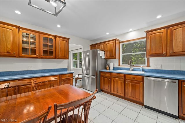 5364 Hampton Drive, North Olmsted, OH 44070
