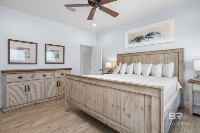 551 E Beach Boulevard 1, Gulf Shores, AL 36542