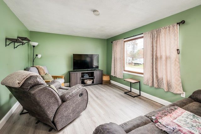 47 Salmon Falls Road, Rochester, NH 03868