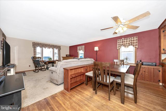 3 E CHESTNUT ST, Funkstown, MD 21734