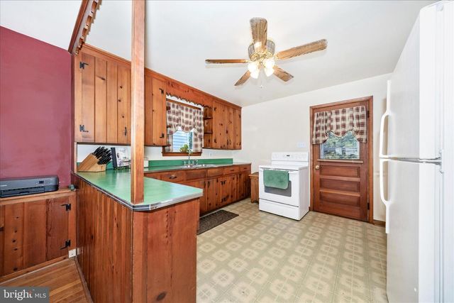 3 E CHESTNUT ST, Funkstown, MD 21734