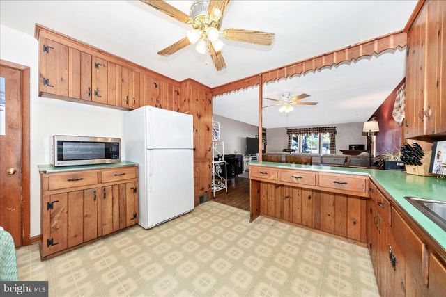 3 E CHESTNUT ST, Funkstown, MD 21734