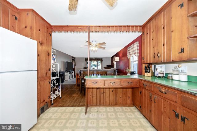 3 E CHESTNUT ST, Funkstown, MD 21734