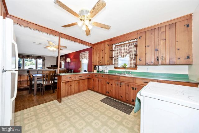 3 E CHESTNUT ST, Funkstown, MD 21734