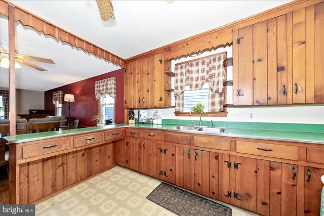 3 E CHESTNUT ST, Funkstown, MD 21734