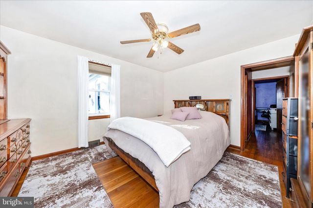 3 E CHESTNUT ST, Funkstown, MD 21734
