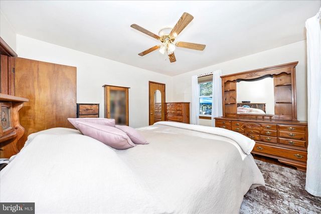 3 E CHESTNUT ST, Funkstown, MD 21734
