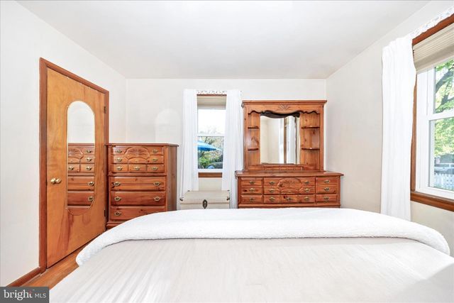3 E CHESTNUT ST, Funkstown, MD 21734