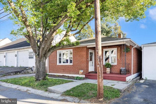 3 E CHESTNUT ST, Funkstown, MD 21734