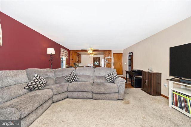 3 E CHESTNUT ST, Funkstown, MD 21734