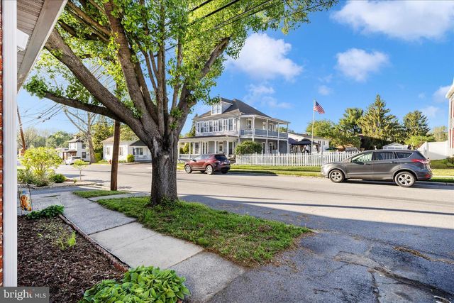 3 E CHESTNUT ST, Funkstown, MD 21734