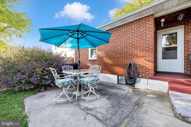 3 E CHESTNUT ST, Funkstown, MD 21734
