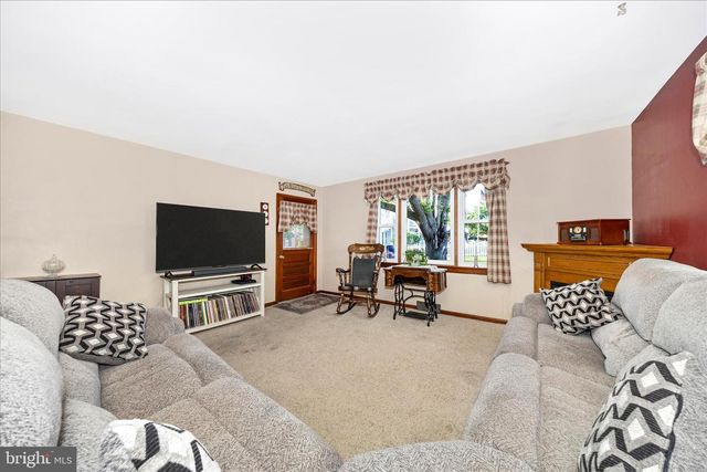 3 E CHESTNUT ST, Funkstown, MD 21734