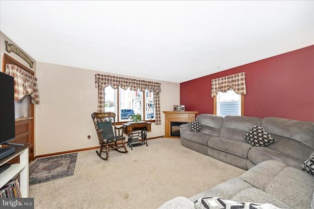 3 E CHESTNUT ST, Funkstown, MD 21734