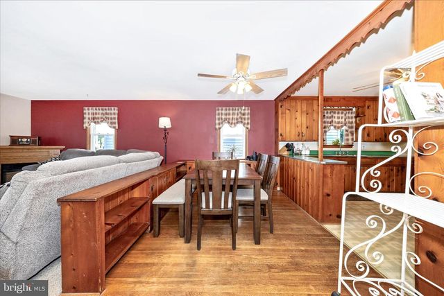 3 E CHESTNUT ST, Funkstown, MD 21734