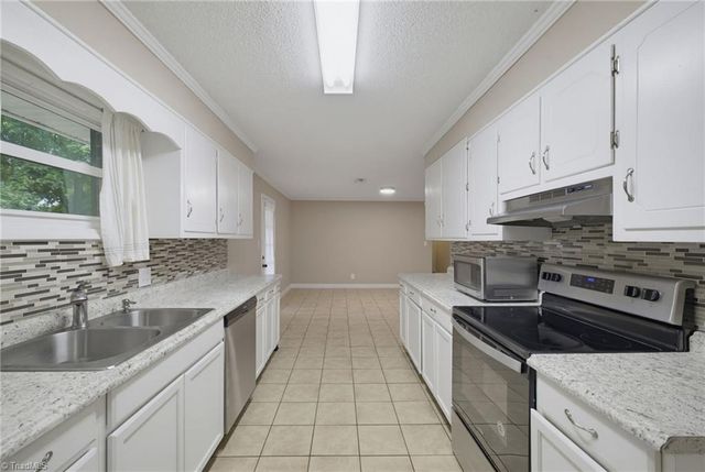 6954 Gra Lan Drive, Thomasville, NC 27360