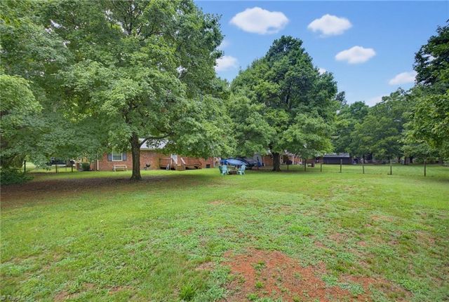6954 Gra Lan Drive, Thomasville, NC 27360