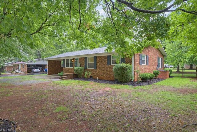 6954 Gra Lan Drive, Thomasville, NC 27360