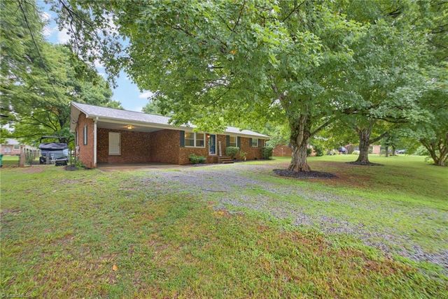 6954 Gra Lan Drive, Thomasville, NC 27360