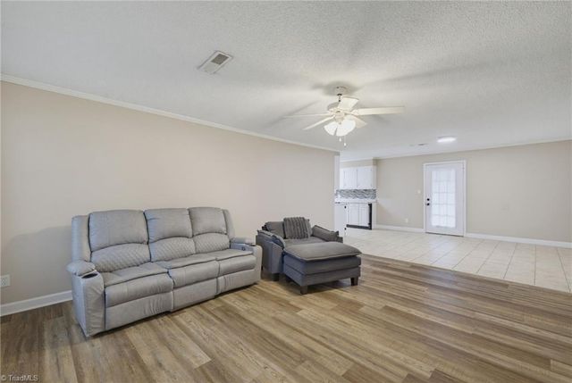 6954 Gra Lan Drive, Thomasville, NC 27360