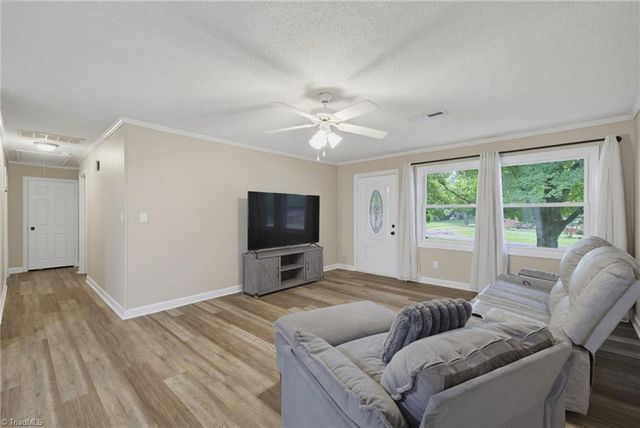 6954 Gra Lan Drive, Thomasville, NC 27360