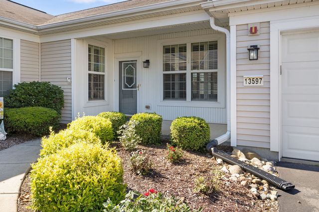 13597 Hemlock Road, Huntley, IL 60142