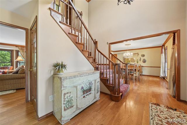 5725 Biddeford Drive, St Louis, MO 63128