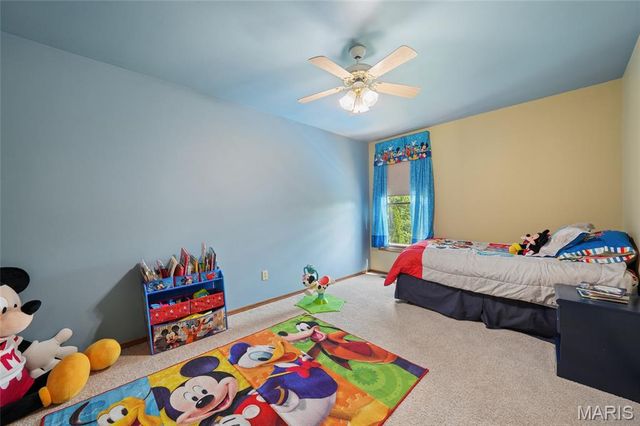 5725 Biddeford Drive, St Louis, MO 63128