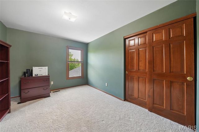 5725 Biddeford Drive, St Louis, MO 63128