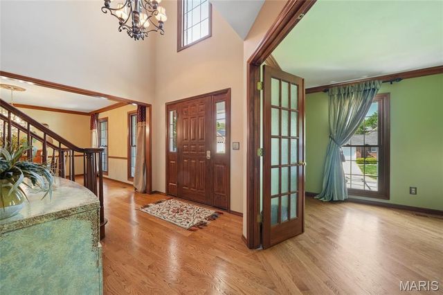 5725 Biddeford Drive, St Louis, MO 63128