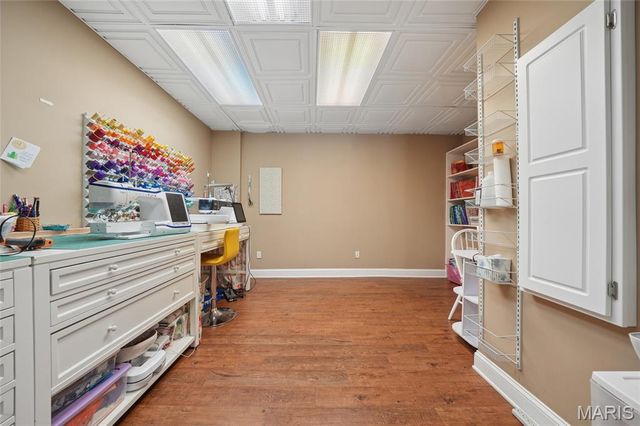 5725 Biddeford Drive, St Louis, MO 63128