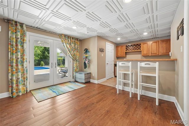 5725 Biddeford Drive, St Louis, MO 63128