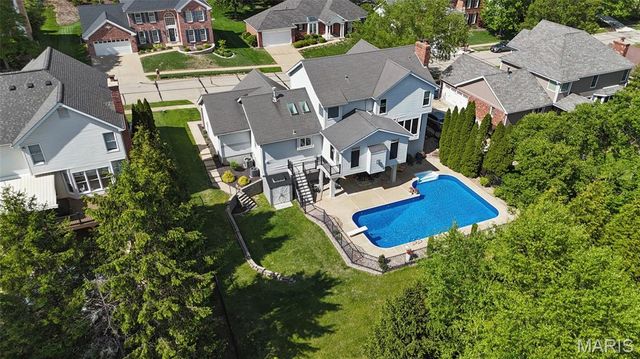 5725 Biddeford Drive, St Louis, MO 63128