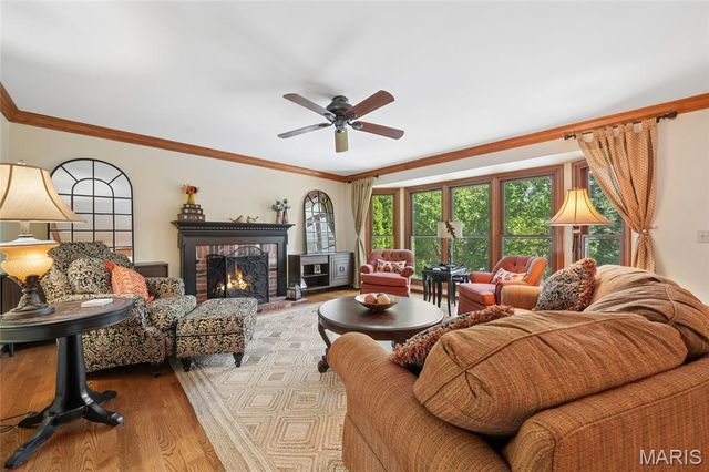 5725 Biddeford Drive, St Louis, MO 63128
