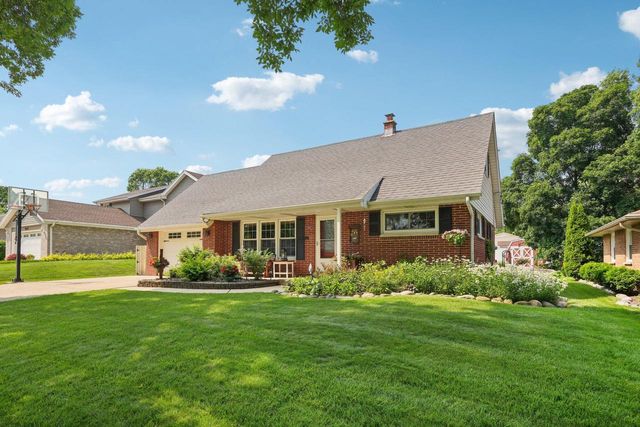 8602 W Eckel LANE, West Allis, WI 53227