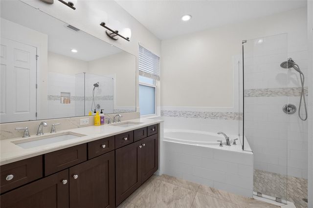 8016 MARBELLA CREEK AVENUE, Tampa, FL 33625