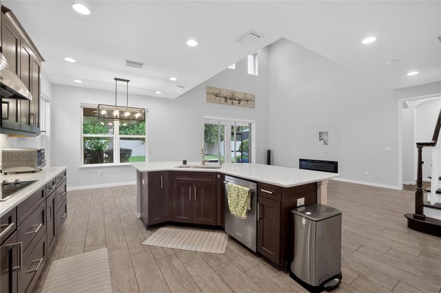8016 MARBELLA CREEK AVENUE, Tampa, FL 33625