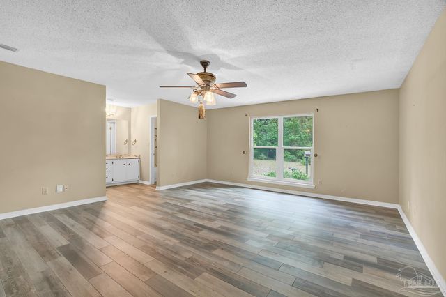 5036 Hamilton Ln, Pace, FL 32571