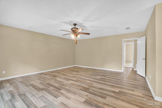 5036 Hamilton Ln, Pace, FL 32571