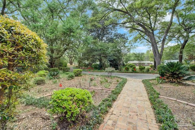 5036 Hamilton Ln, Pace, FL 32571