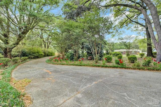 5036 Hamilton Ln, Pace, FL 32571