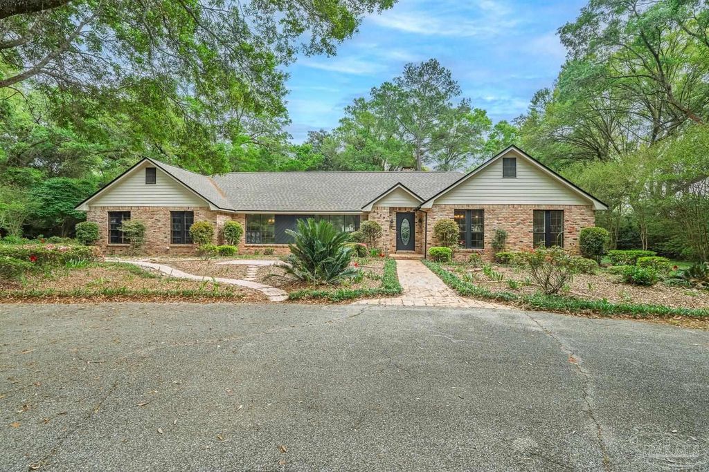 5036 Hamilton Ln, Pace, FL 32571