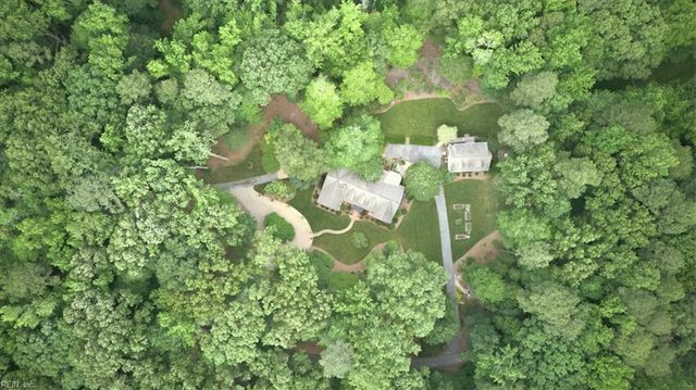 13370 Col Hogan LN, Carrollton, VA 23314