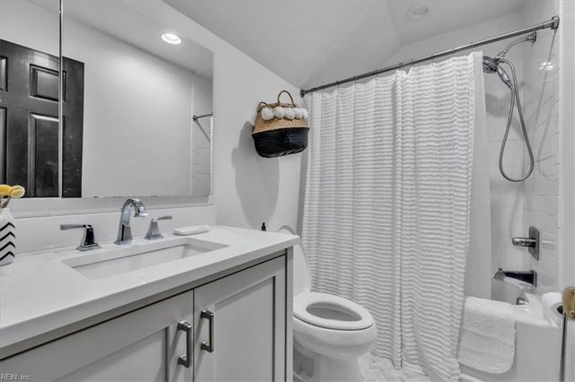13370 Col Hogan LN, Carrollton, VA 23314