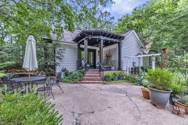 13370 Col Hogan LN, Carrollton, VA 23314
