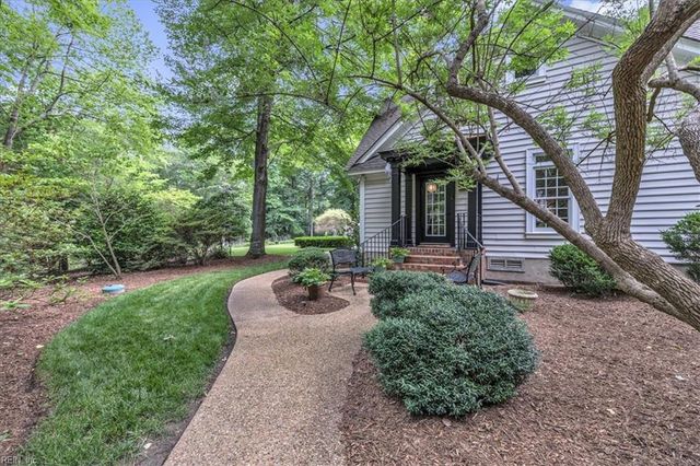 13370 Col Hogan LN, Carrollton, VA 23314